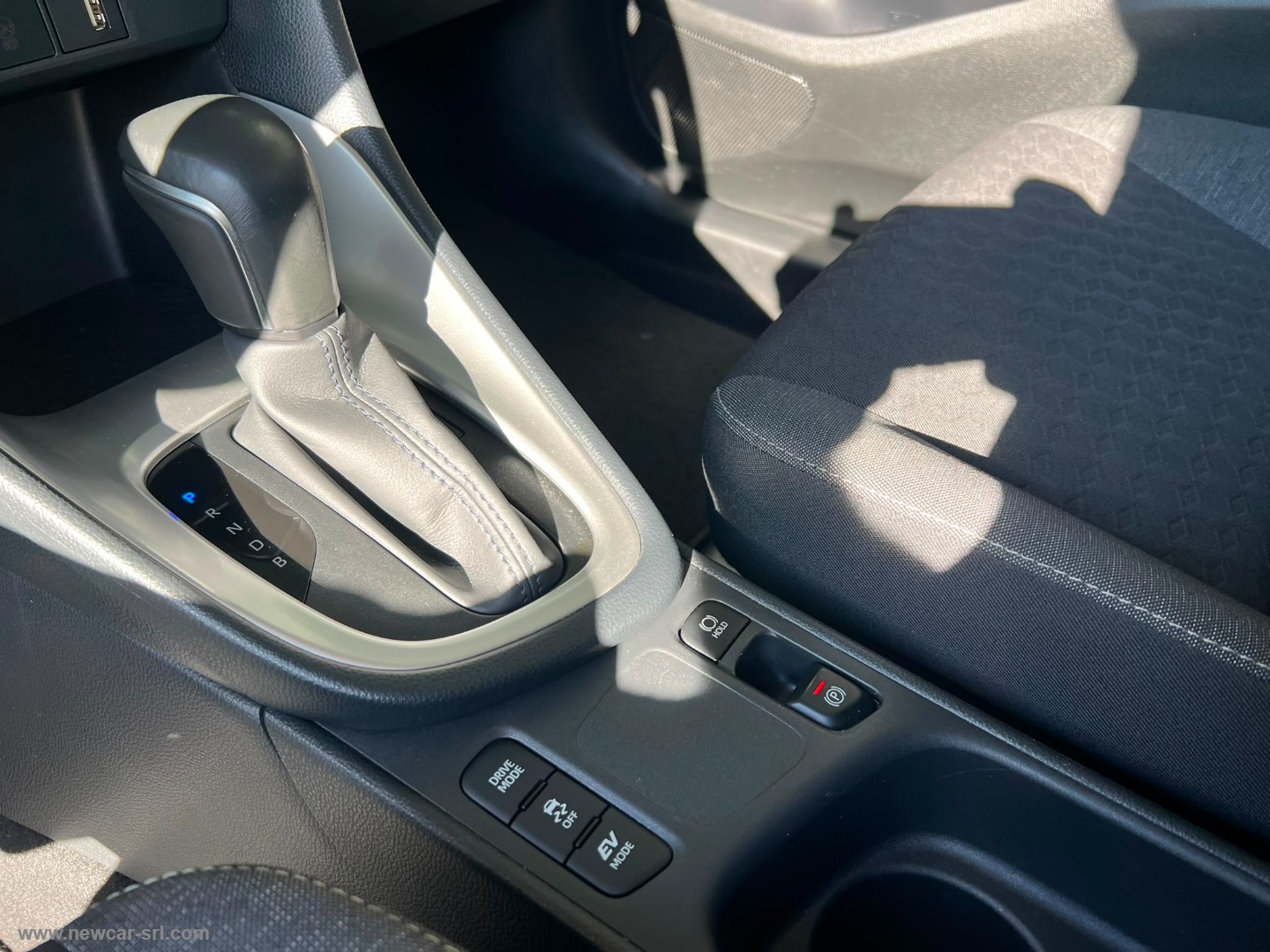 Yaris 1.5 Hybrid 5p. Business - immagine 24