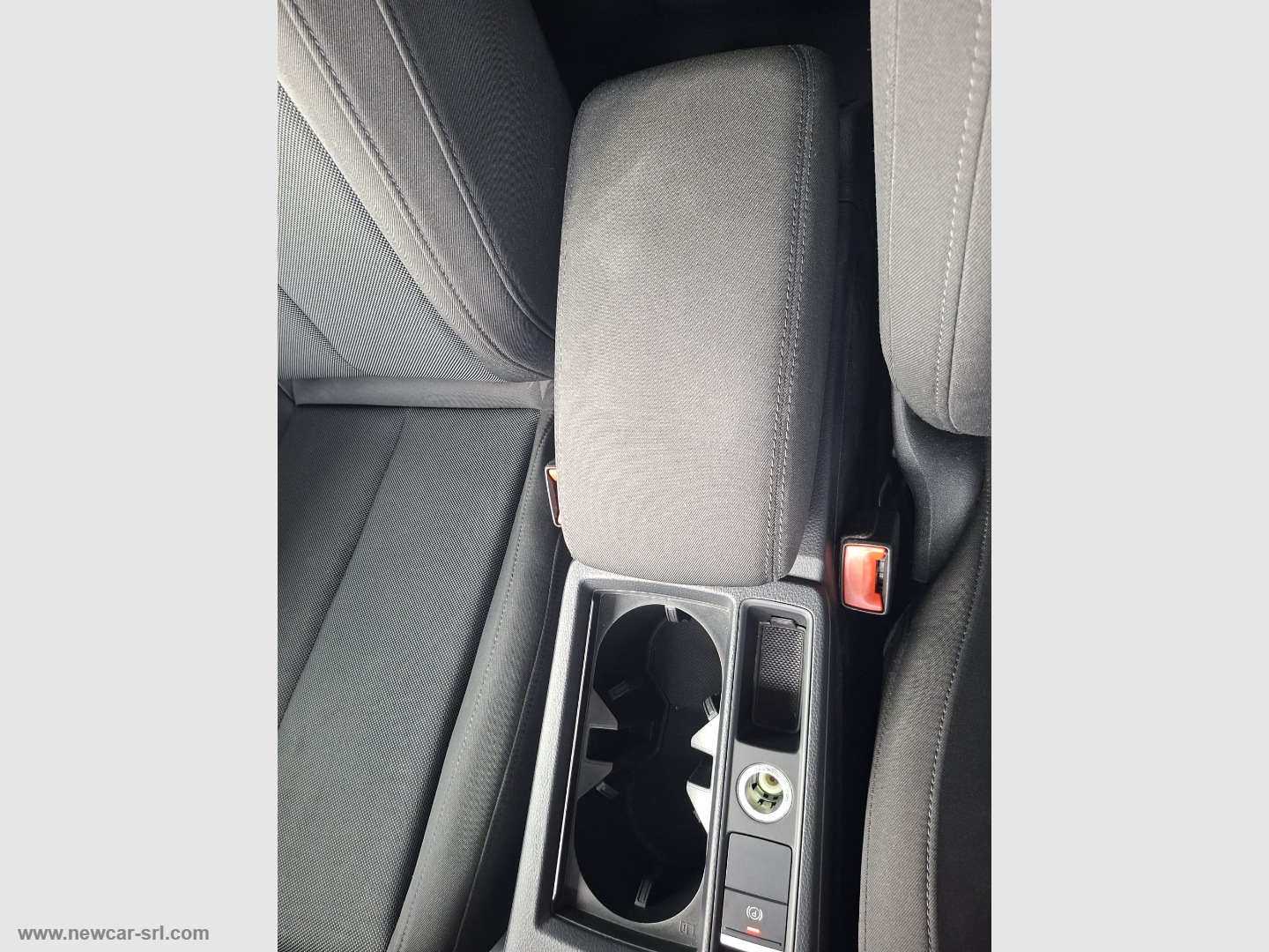 Q3 2.0 TDI 150CV quattro Business - immagine 24