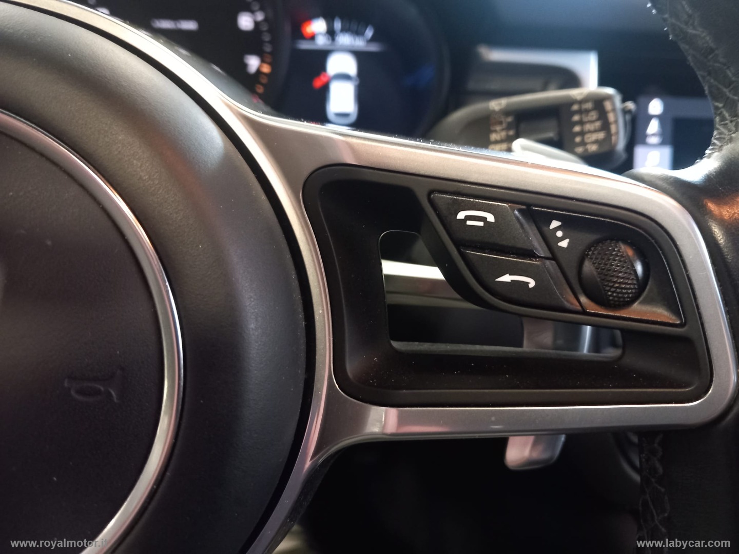 Macan 2.0 TUTTI TAGLIANDI UFFICIALI PORSCHE - immagine 24