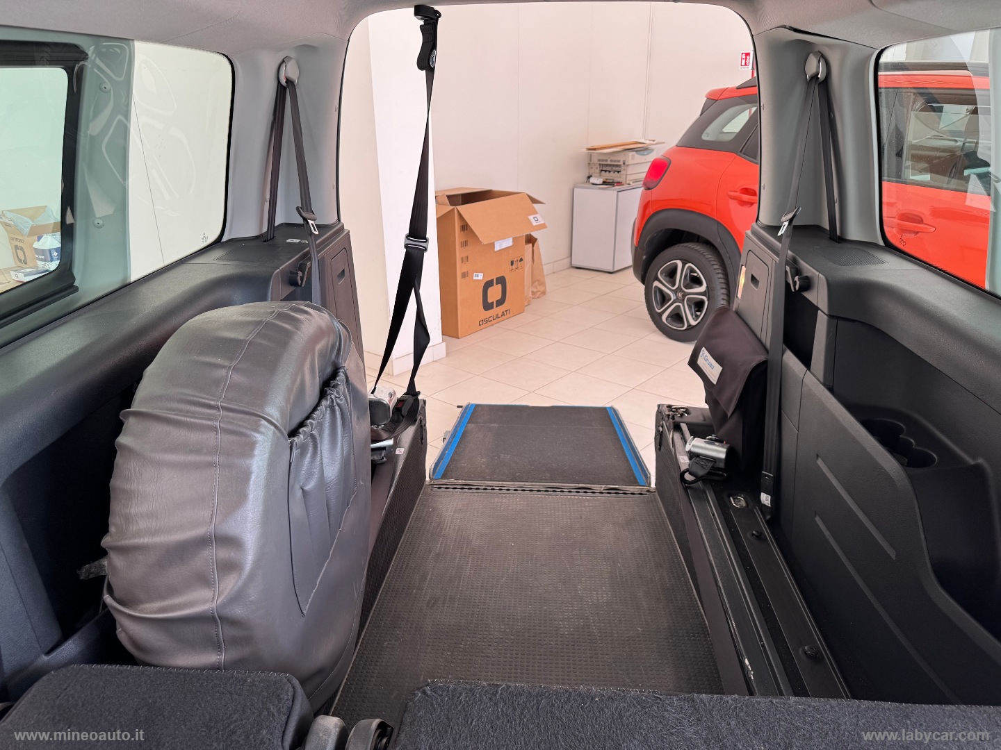 2.0 TDI 102CV MAXI TRASPORTO DISABILE Volkswagen Caddy 2.0 TDI 102 CV Maxi Trasporto Disabile - immagine 24