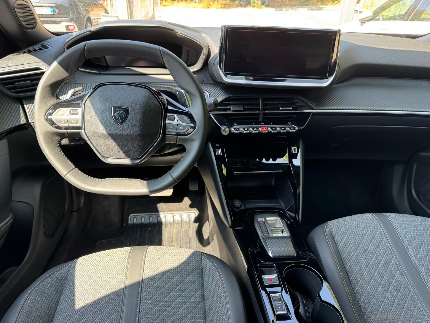 Peugeot 2008 PureTech 130 S&S EAT8 Allure - Immagine 24
