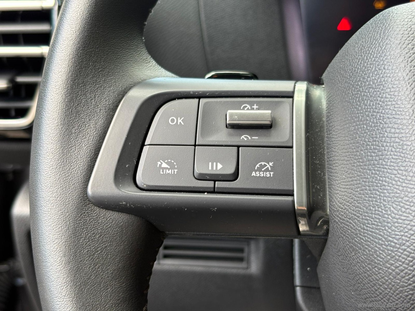 Citroën C4 Hybrid 136 e-DCS6 Plus - Immagine 24