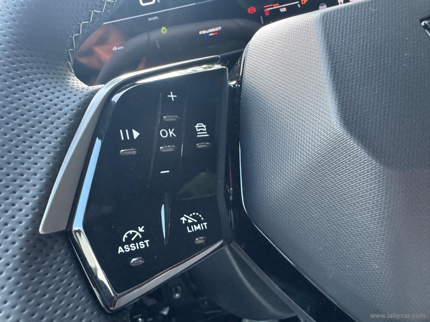 Peugeot 3008 Hybrid 145 e-DCS6 GT - Immagine 24