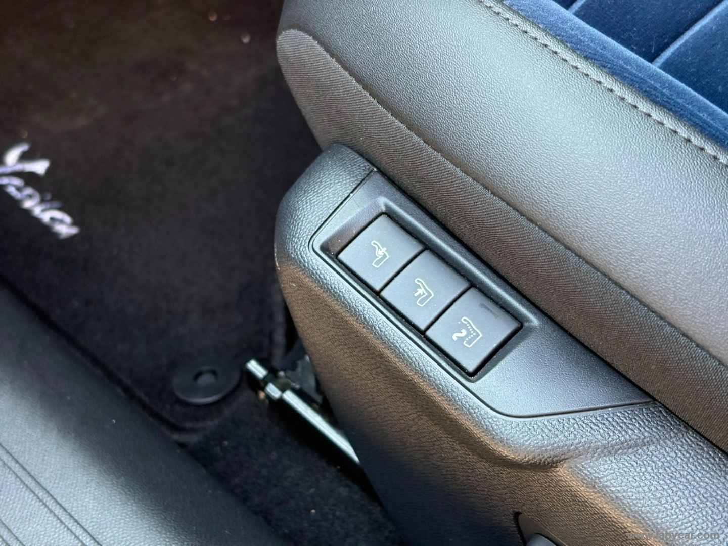 Lancia Ypsilon Hybrid e-DCT Ed.Limitata Cassina - Immagine 24