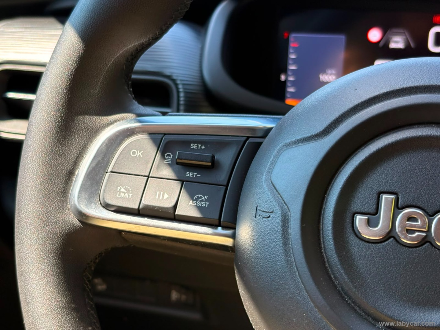 Jeep Avenger 1.2 Turbo Altitude - Immagine 24