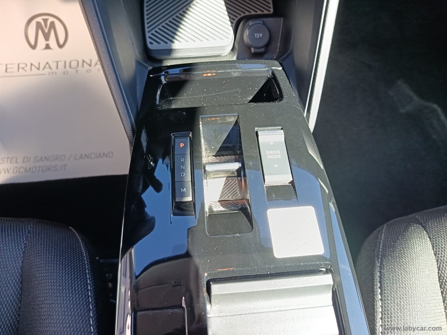 Citroën C4 Hybrid 145 e-DCS6 Plus - Immagine 24