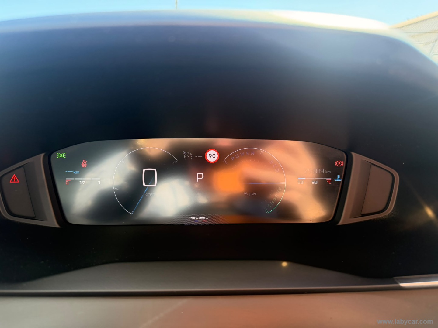 Peugeot 208 Hybrid 110 e-DCS6 Allure - Immagine 24