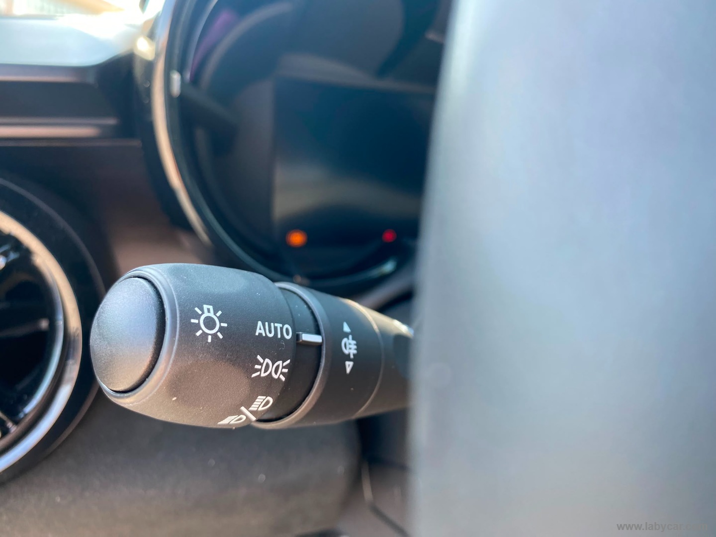 Alfa Romeo Junior 1.2 145 CV Hybrid eDCT6 Speciale - Immagine 24