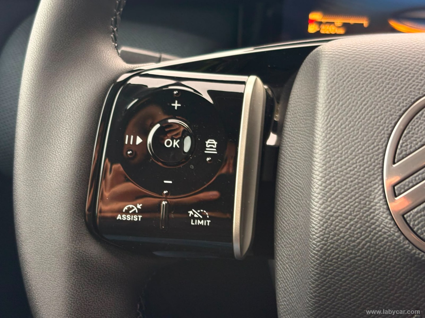 Citroën C5 Aircross Hybrid 145 e-DCS6 Plus - Immagine 24