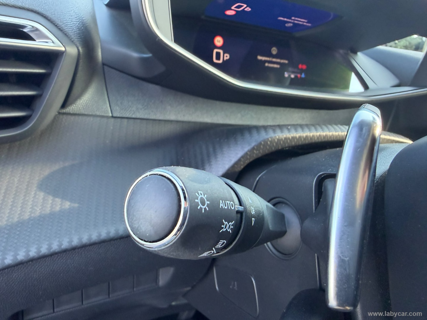 Peugeot 2008 PureTech 130 S&S EAT8 GT - Immagine 24