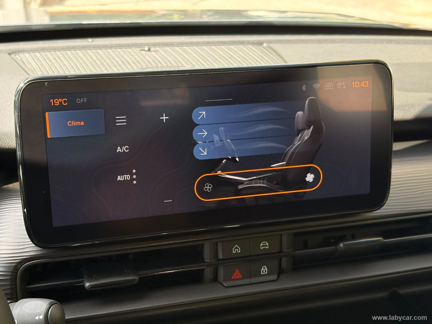 Jeep Avenger 1.2 Turbo Altitude - Immagine 24
