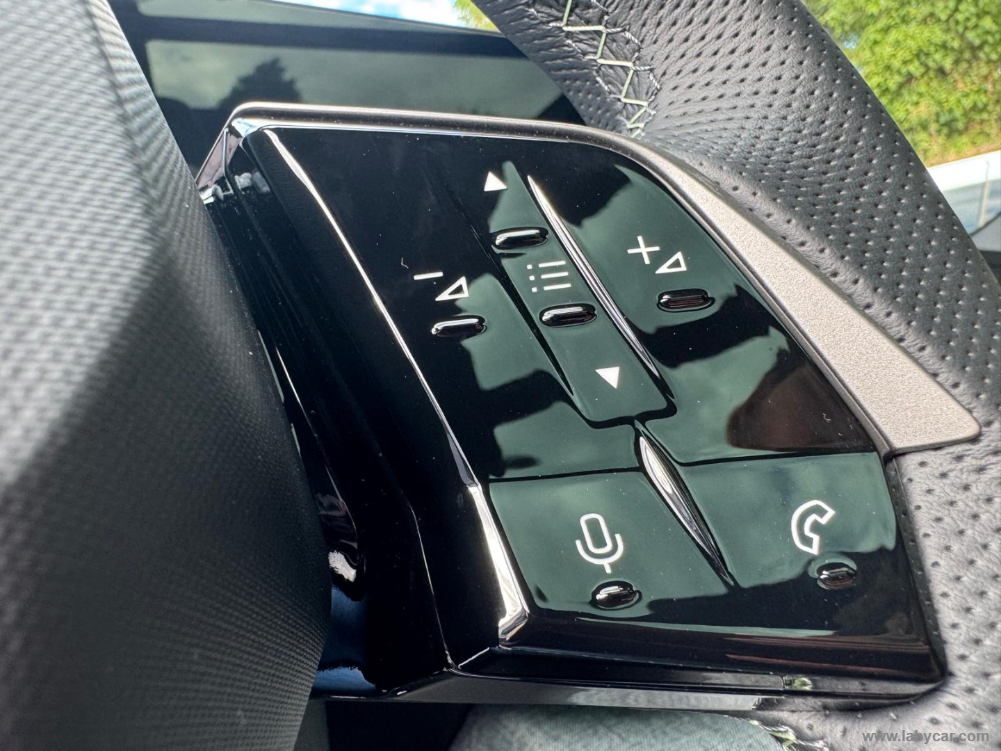 Peugeot 3008 Hybrid 145 e-DCS6 GT - Immagine 24