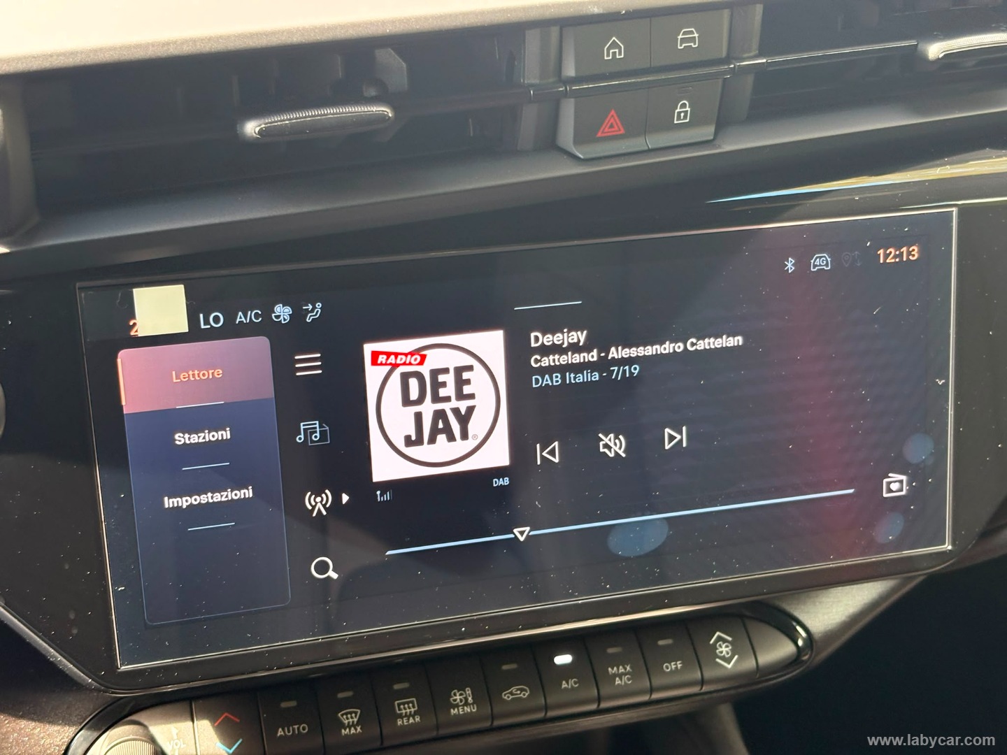 Alfa Romeo Junior 1.2 145 CV Hybrid eDCT6 Ti - Immagine 24