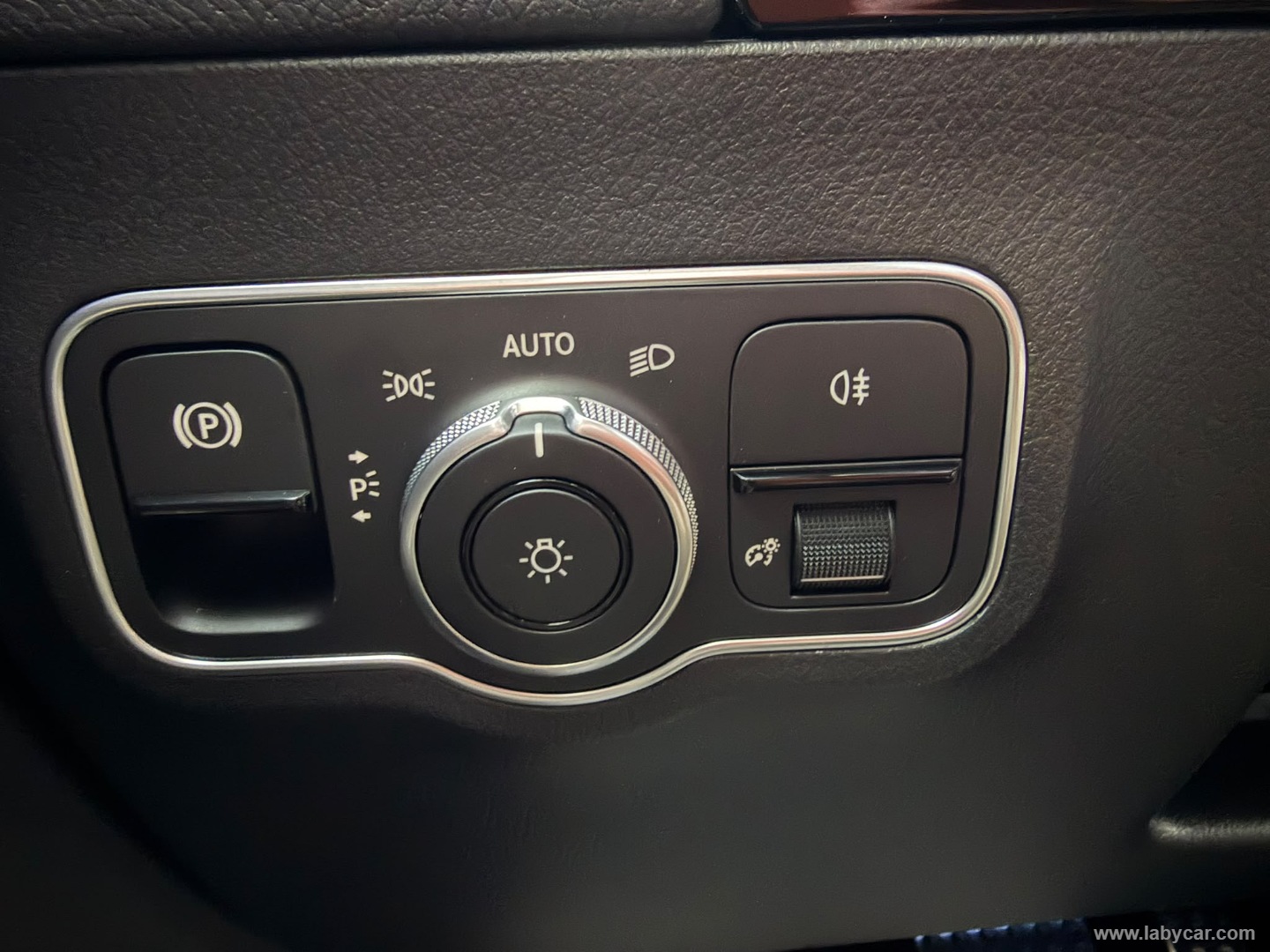 Mercedes-Benz Classe GLA GLA 200 d Automatic AMG Line Extra - Immagine 24
