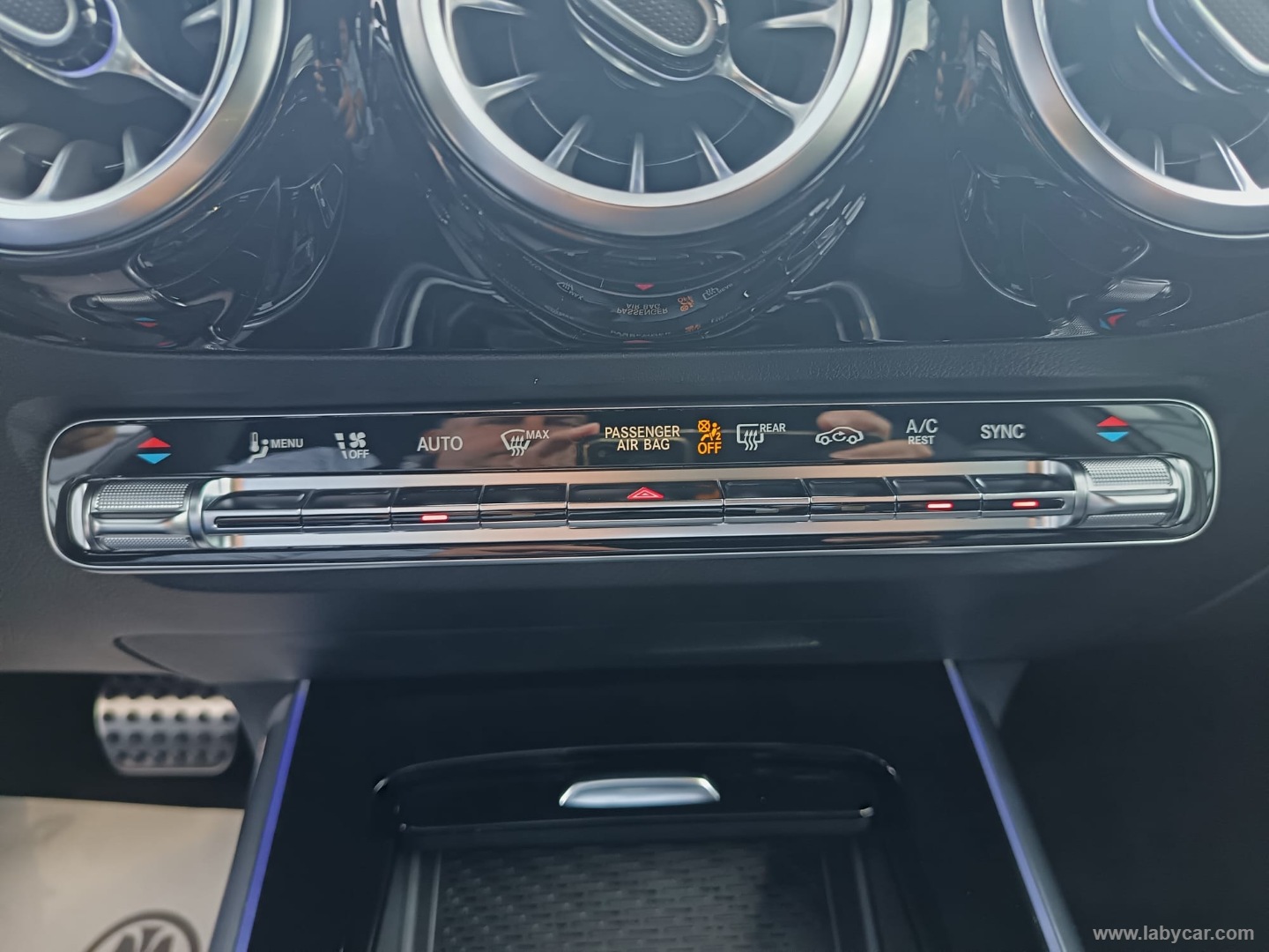 Mercedes-Benz Classe GLA GLA 200 d Automatic AMG Line Extra - Immagine 24