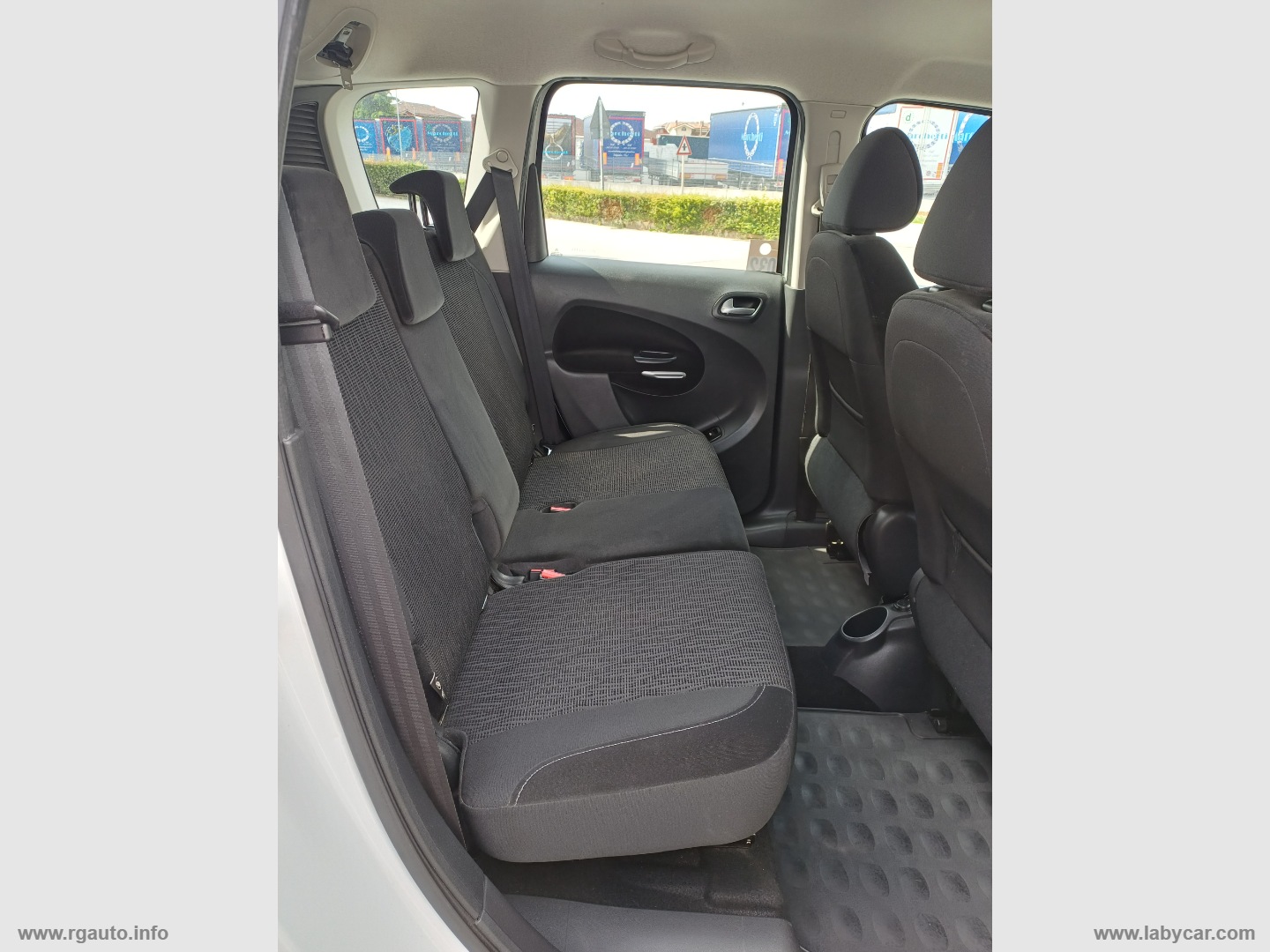 C3 Picasso 1.6 HDi 90 Exclusive - immagine 24