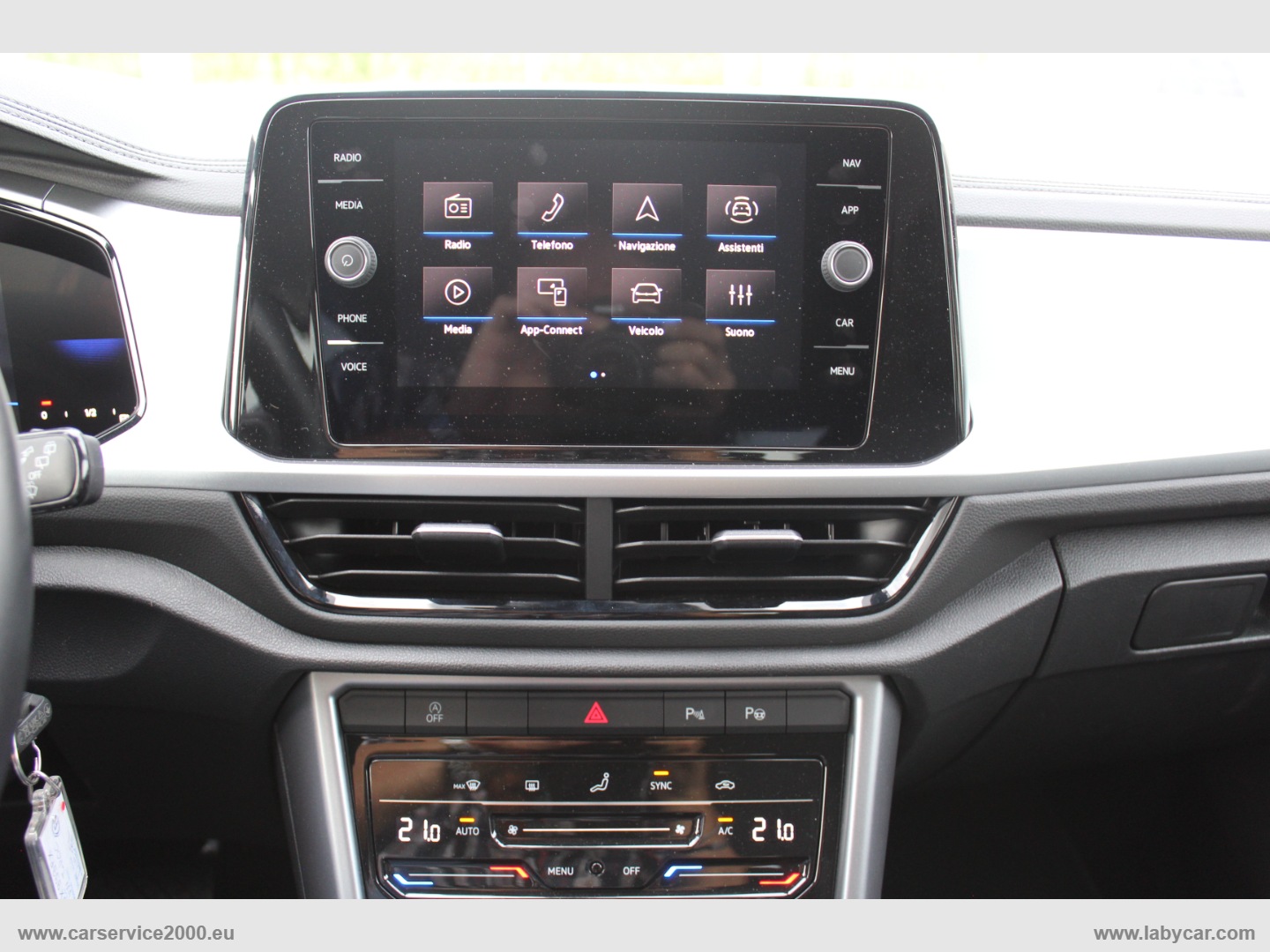 T-Roc 2.0 TDI SCR 150 CV DSG Life - immagine 24