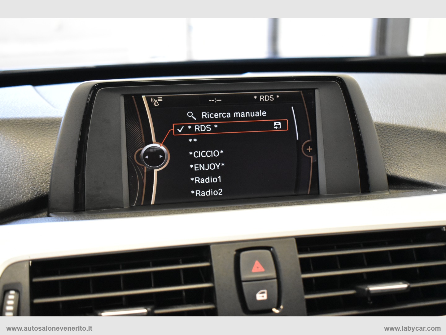 316d Touring Modern - immagine 24
