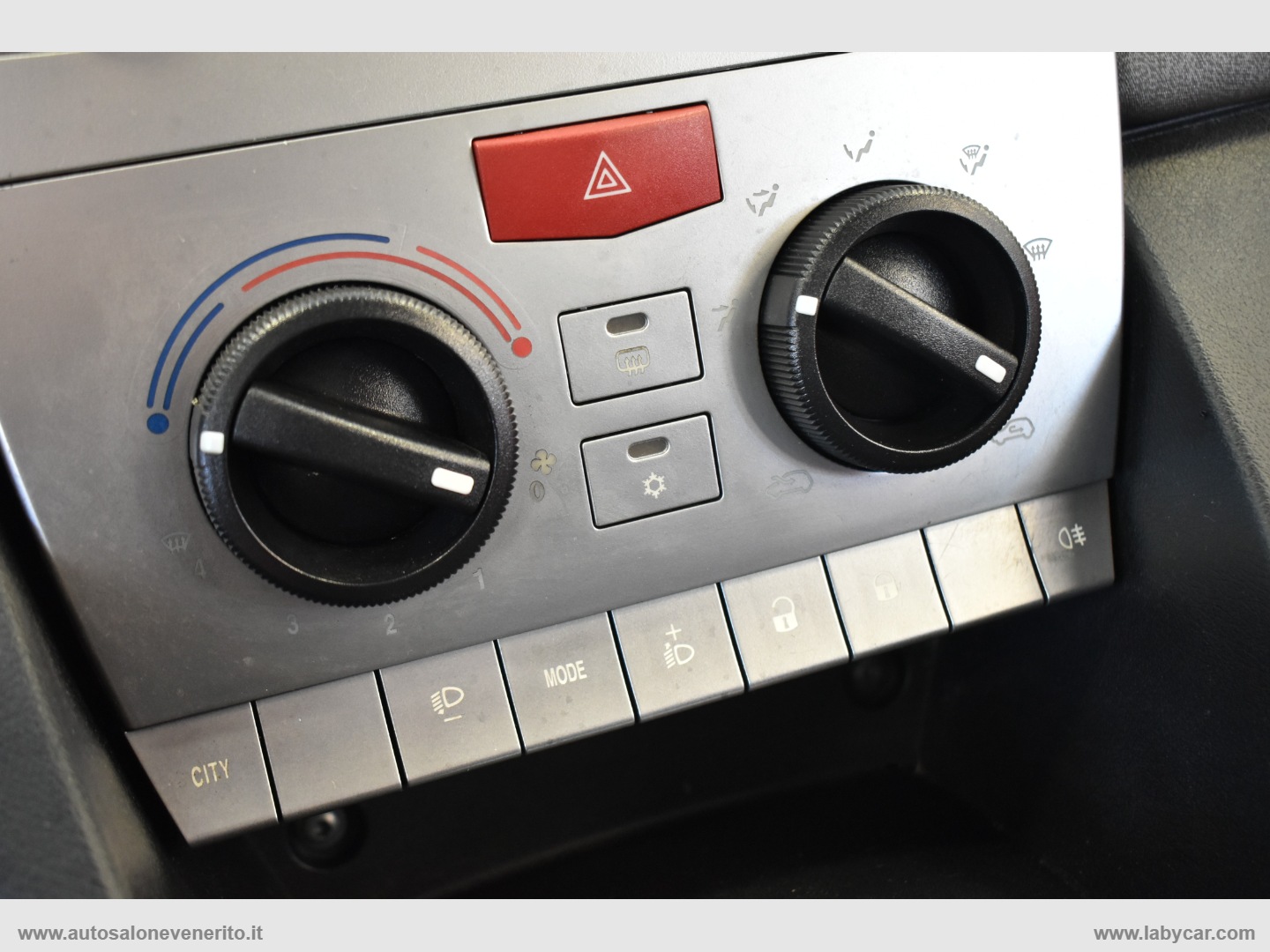Ypsilon 1.2 Versus - immagine 24