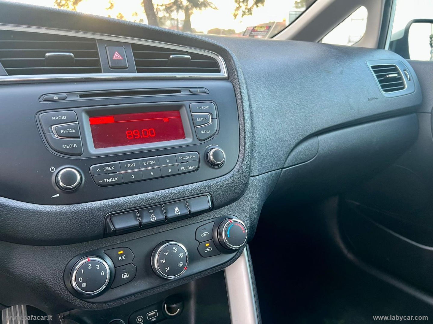 cee d 1.6 CRDi 110 CV SW Active - immagine 24