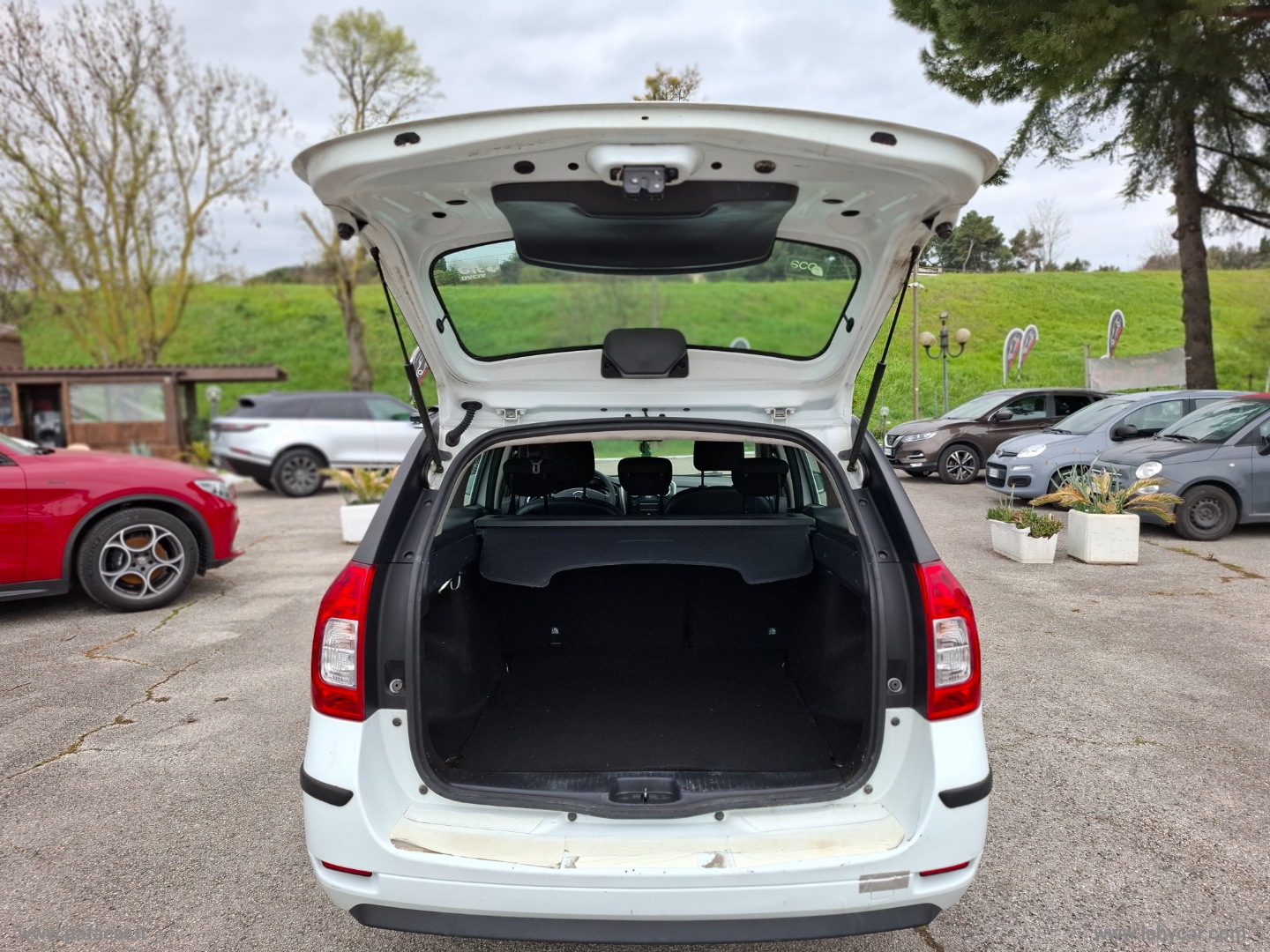 Logan MCV 1.5 dCi 8V 75 CV S&S Ambiance - immagine 24