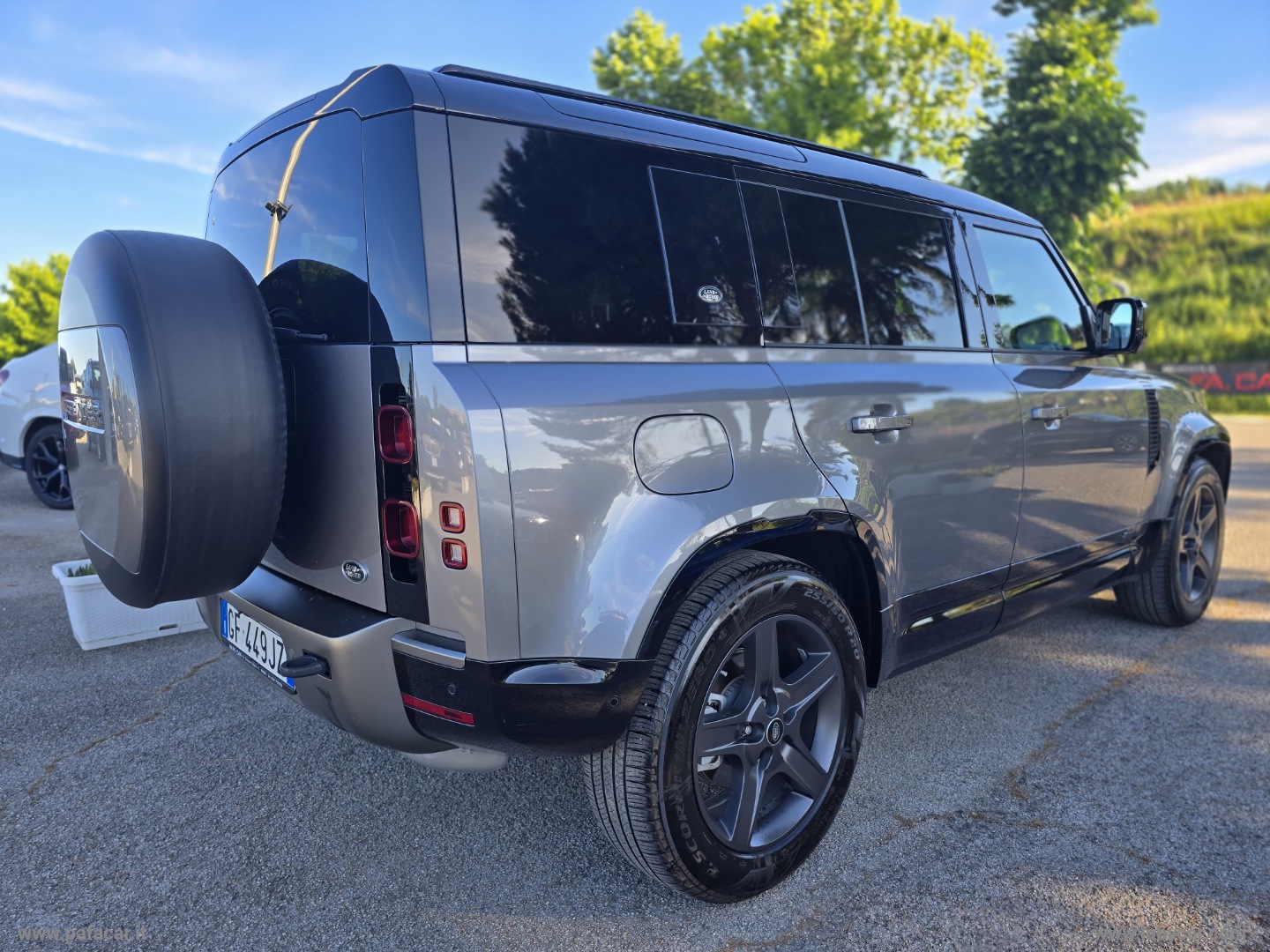 Defender 110 3.0D I6 250 CV X-Dynamic S - immagine 24