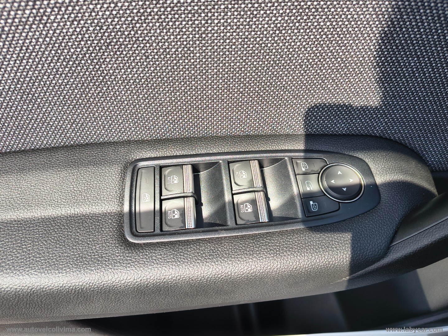 Captur Eco-G 120 CV Techno - immagine 24
