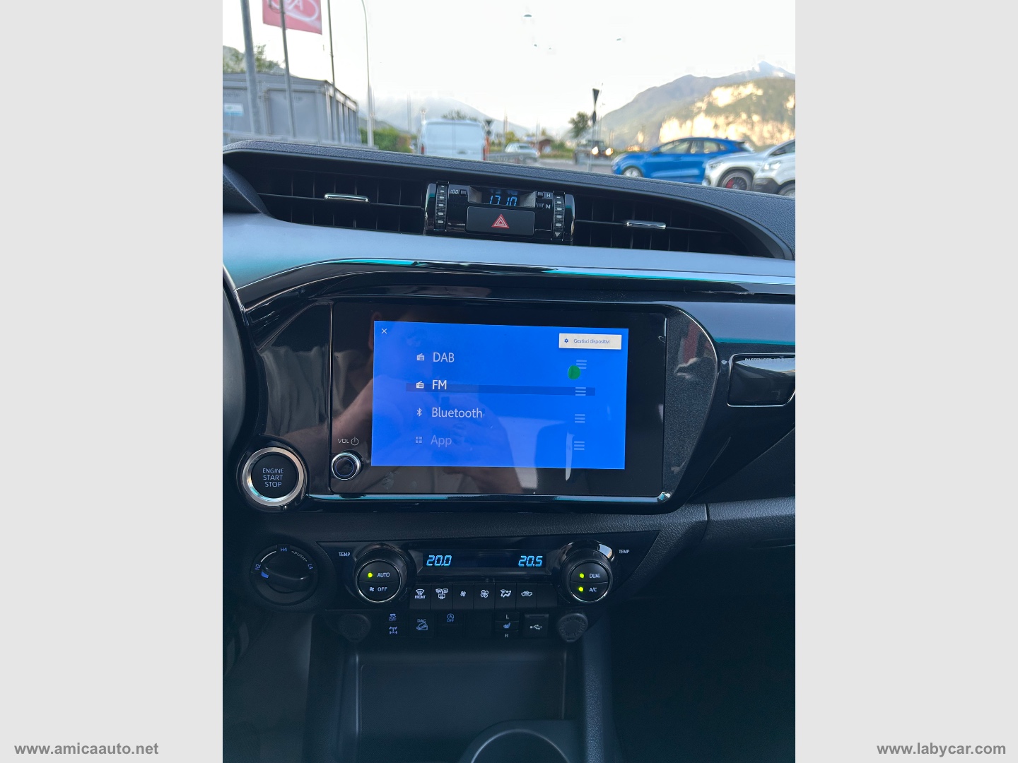 Hilux 2.8 D A/T 4WD 4p. DC Executive - immagine 24