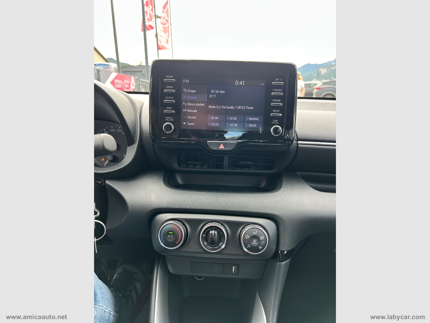 Yaris 1.0 5p. Business - immagine 24