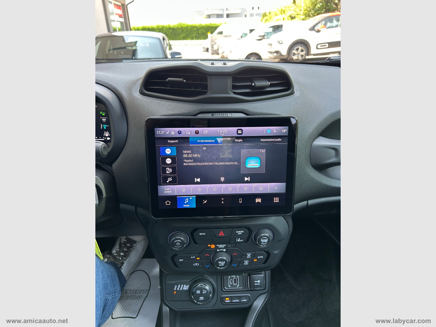 Renegade 1.3 T4 240CV PHEV 4xe AT6 Over. SOLO KM 2.300 - immagine 24