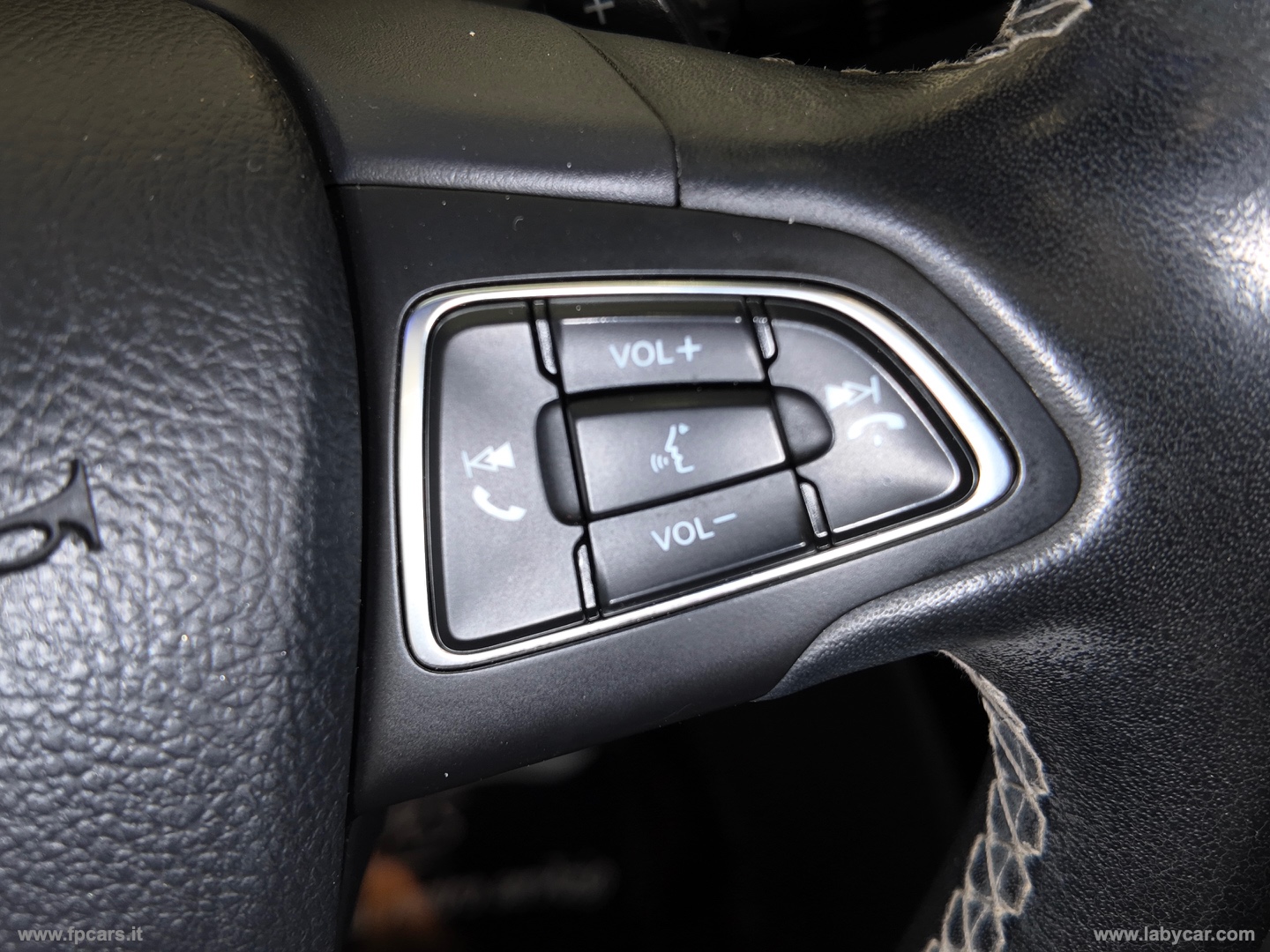 Kuga 2.0 TDCI 150CV S&S 4WD Pow. ST-Line TETTO APRI. - immagine 24