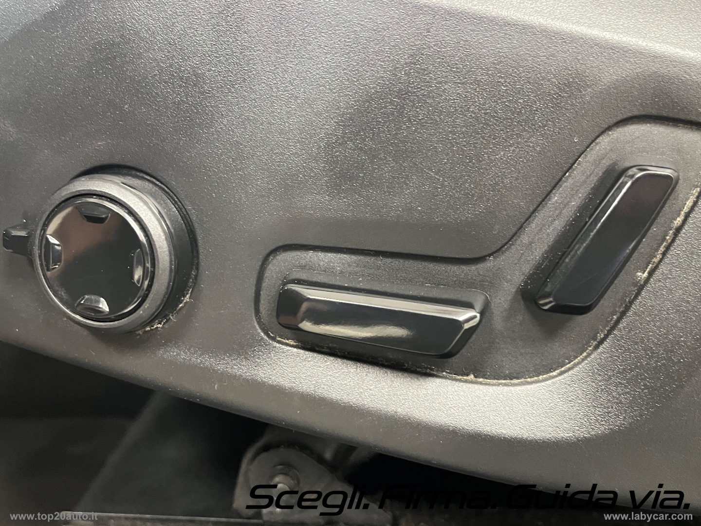 XC90 D5 AWD Geartronic Inscription|TOTAL BLACK|PELLE TOTALE - immagine 24
