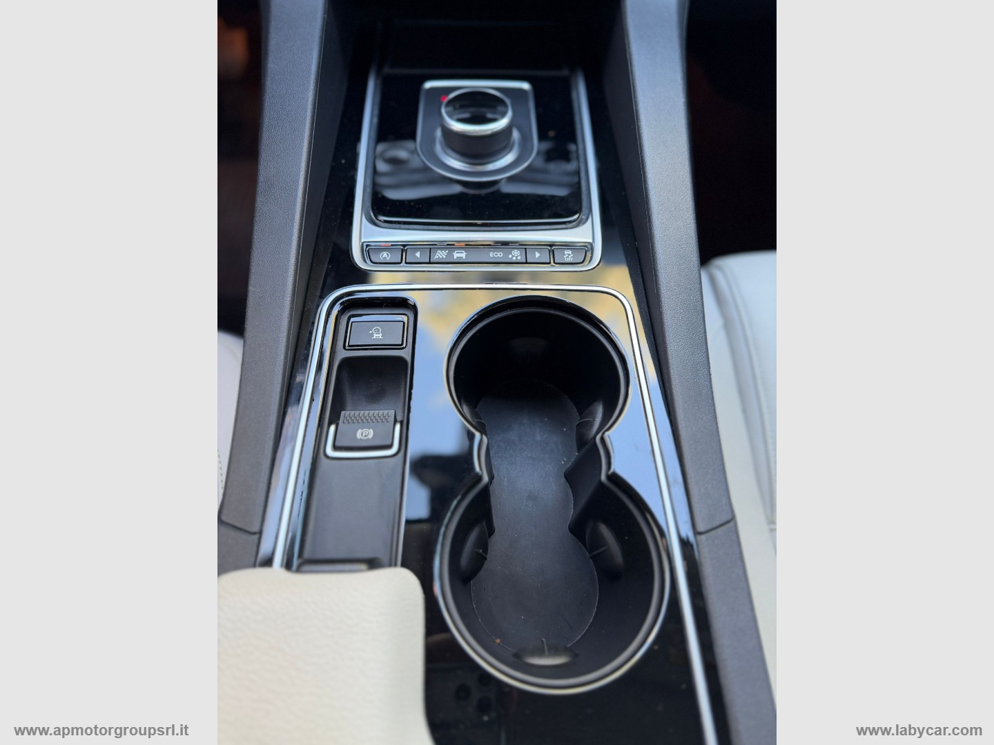 F-Pace 2.0 D 180 CV AWD aut. Prestige - immagine 24