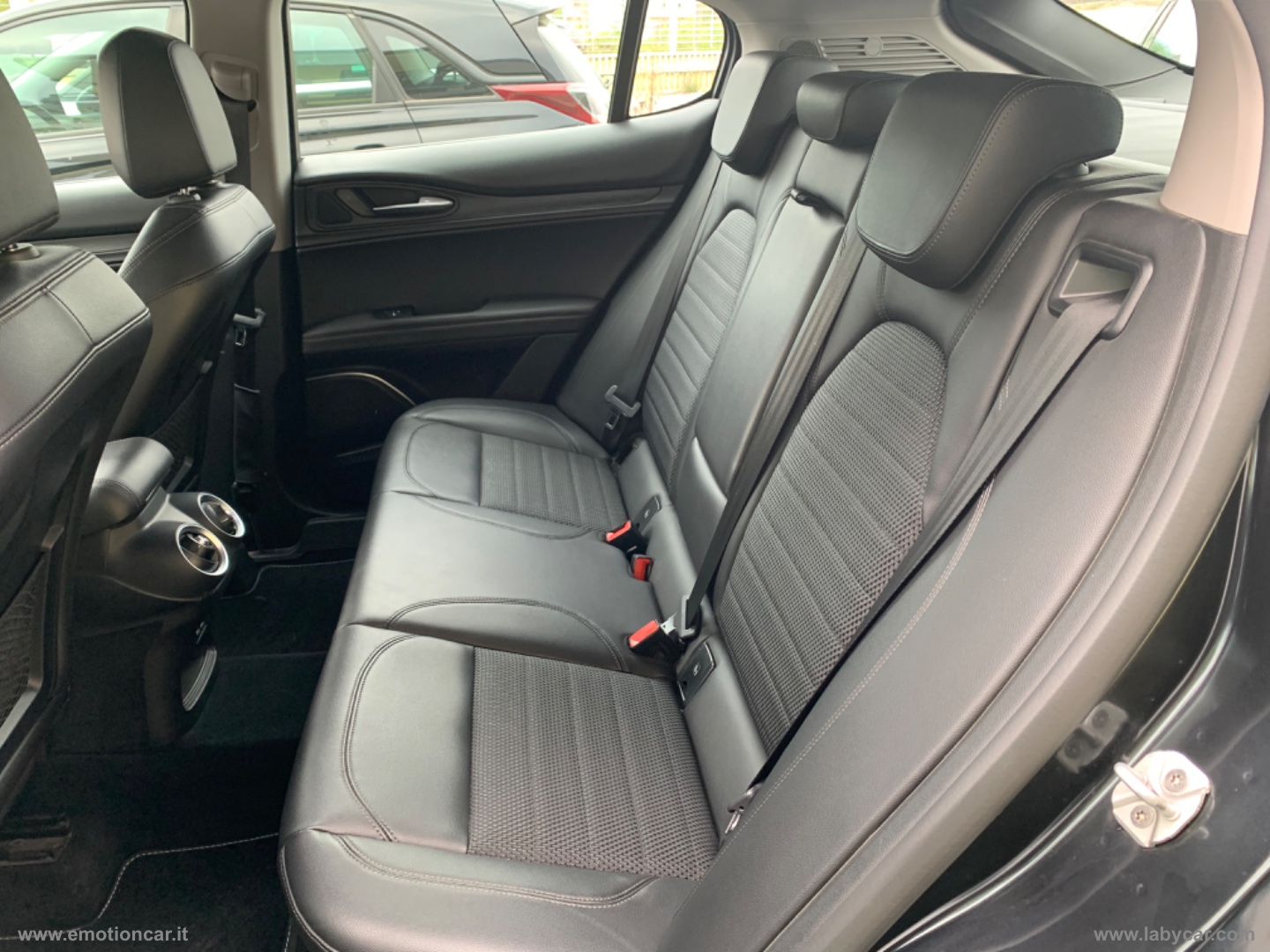 Stelvio 2.2 T.diesel 150CV AT8 RWD Super - 2018 - immagine 24