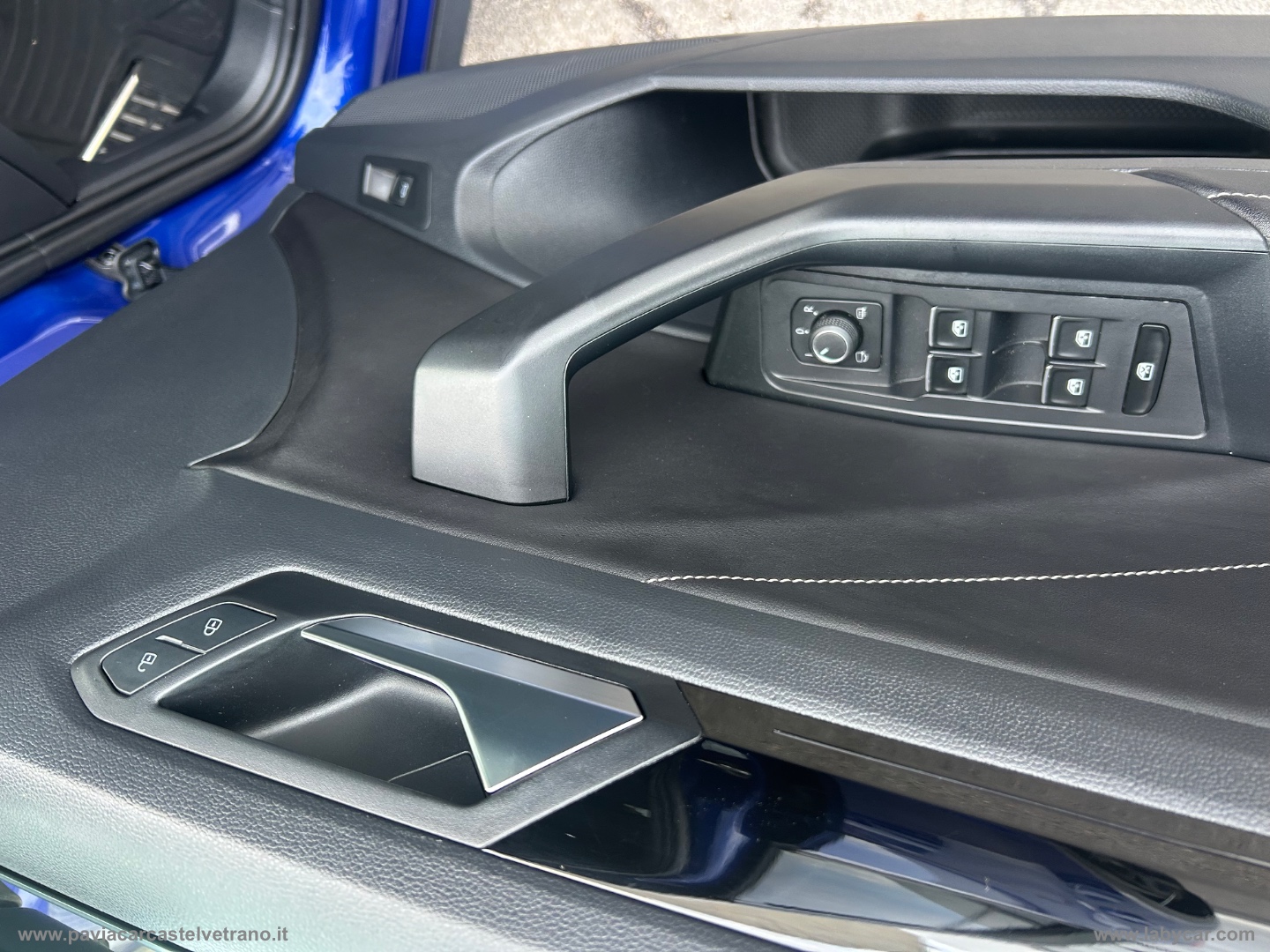 T-Roc 1.5 TSI ACT DSG R-Line - immagine 24