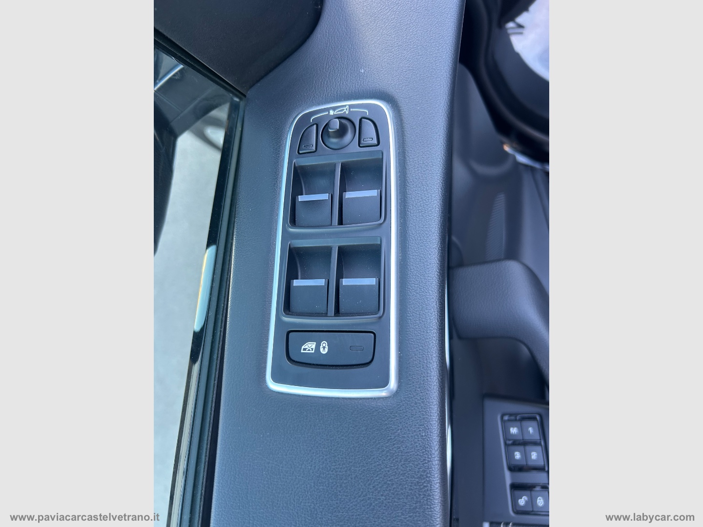 F-Pace 2.0 D 180 CV AWD aut. R-Sport - immagine 24