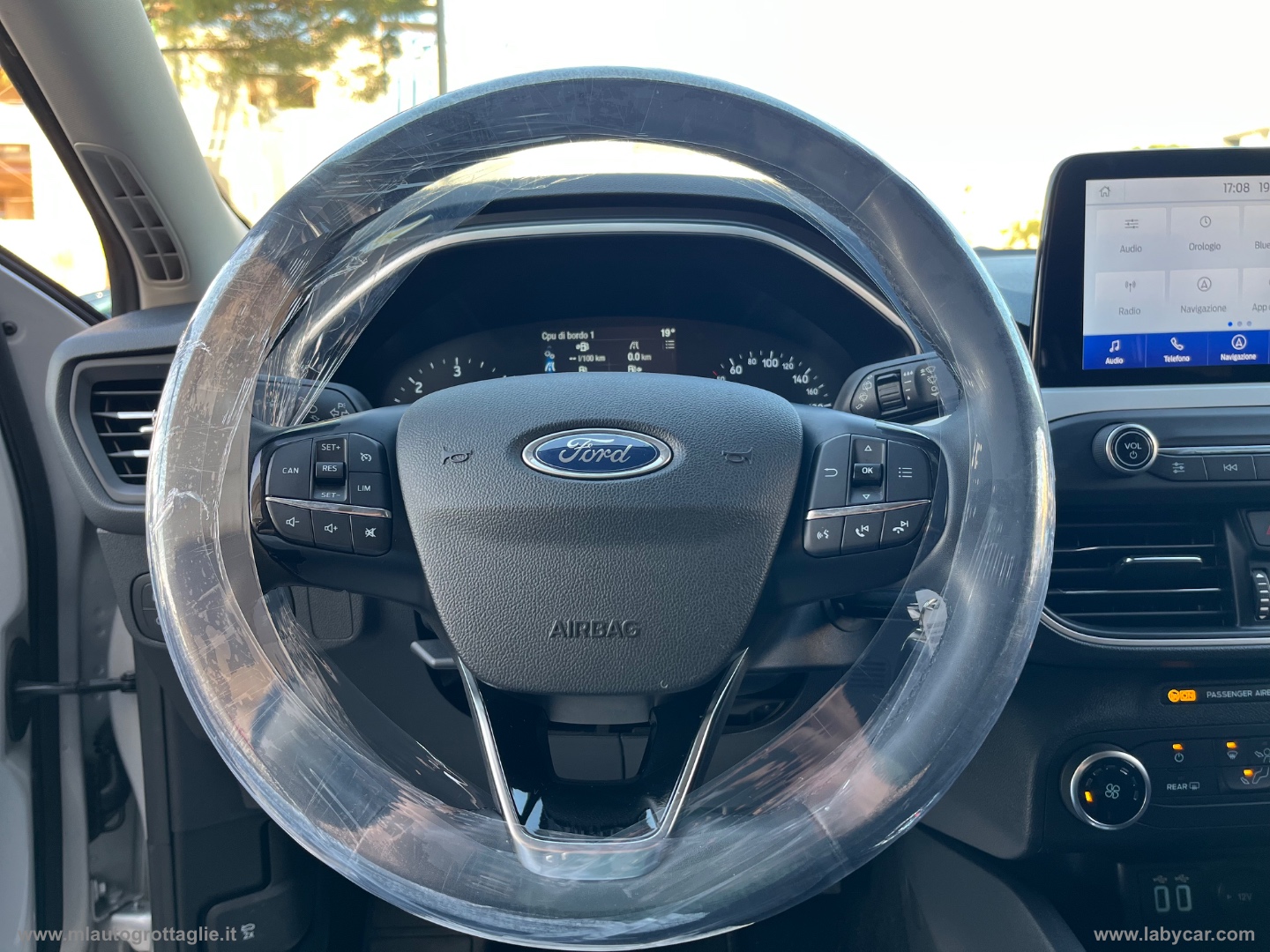 Focus 1.5 EcoBlue 120CV aut. SW Business - immagine 24