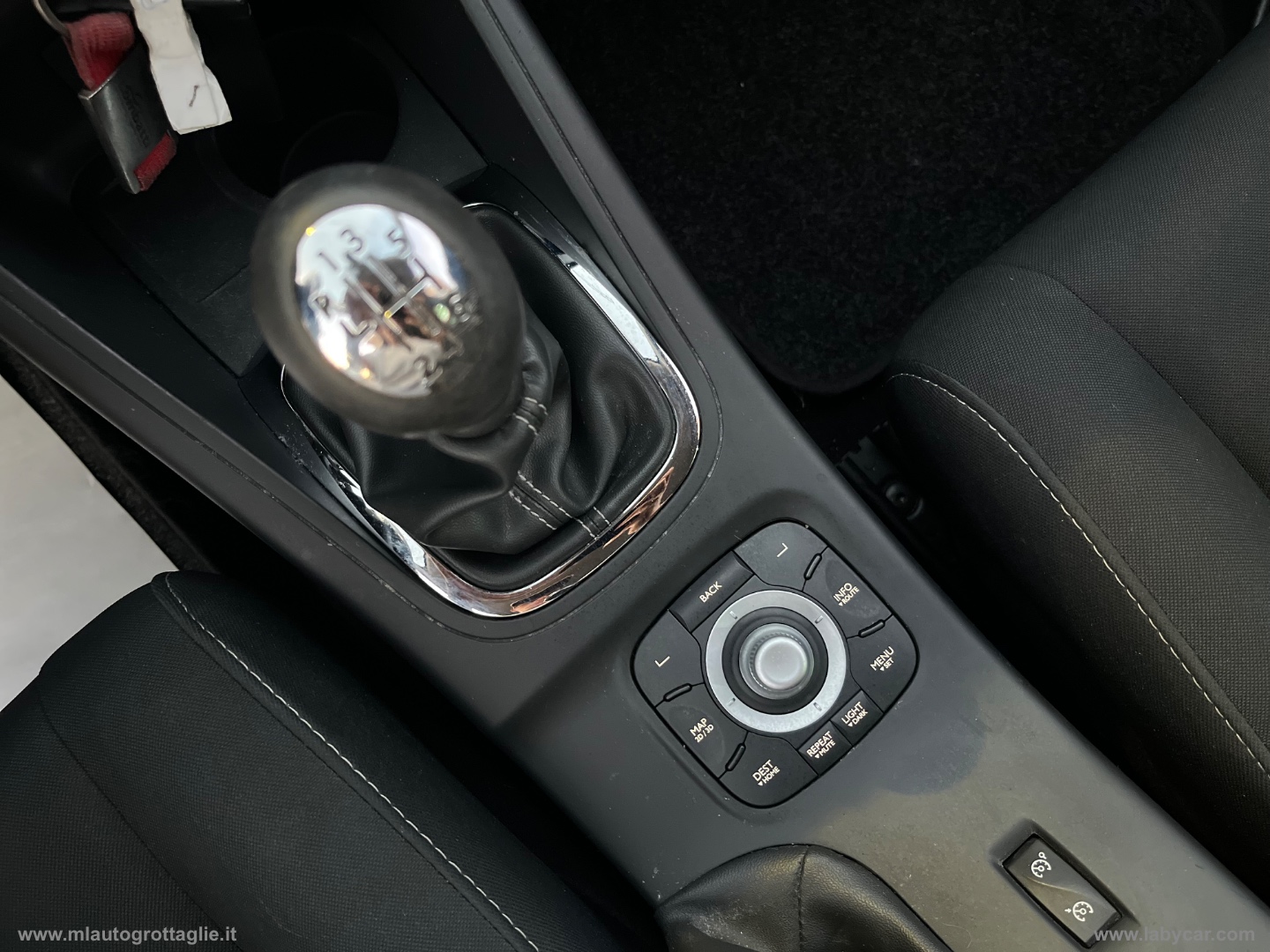 Mégane 1.5 dCi 110 CV SporTour Limited - immagine 24