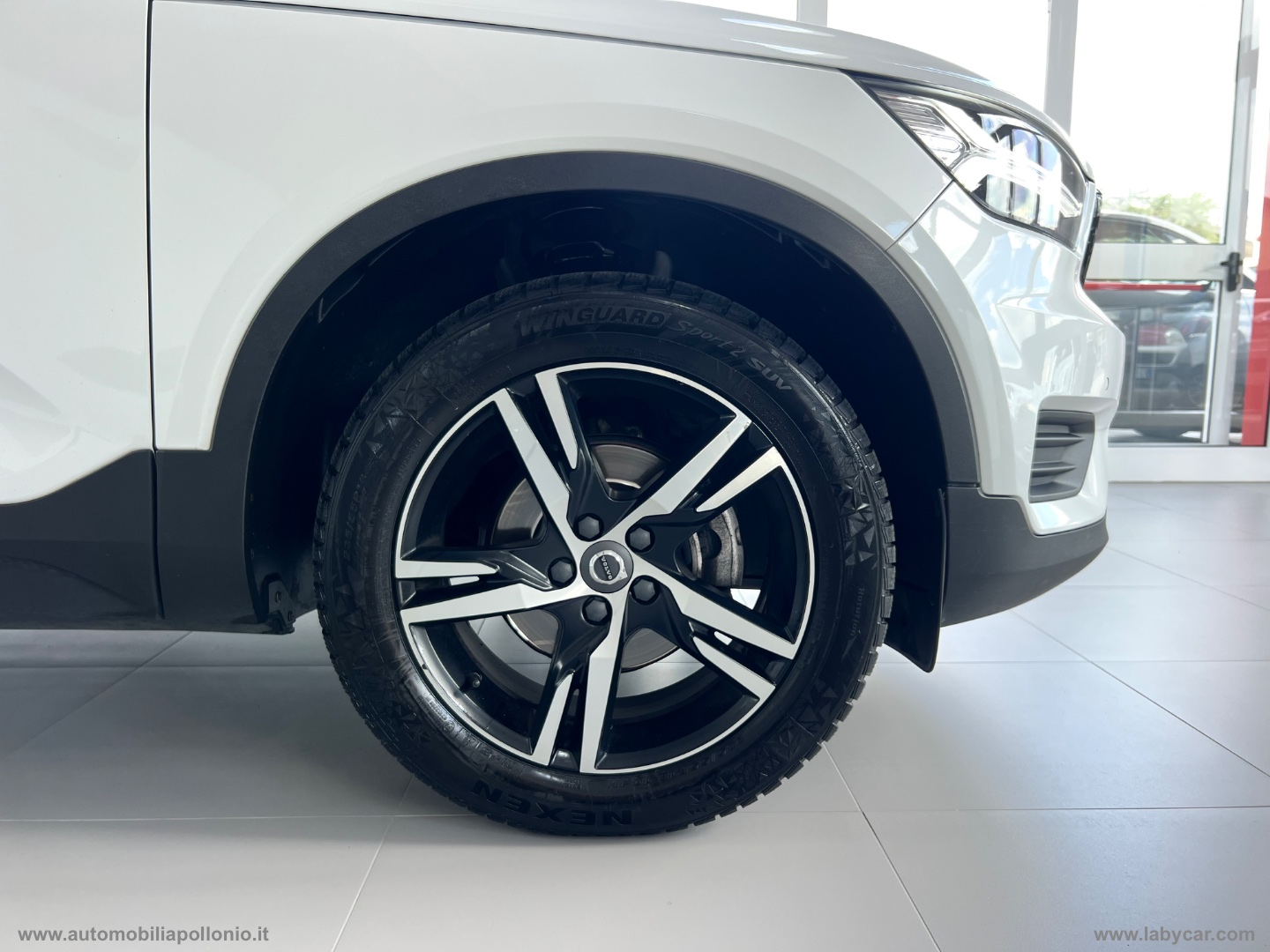 XC40 D3 R-design - immagine 24