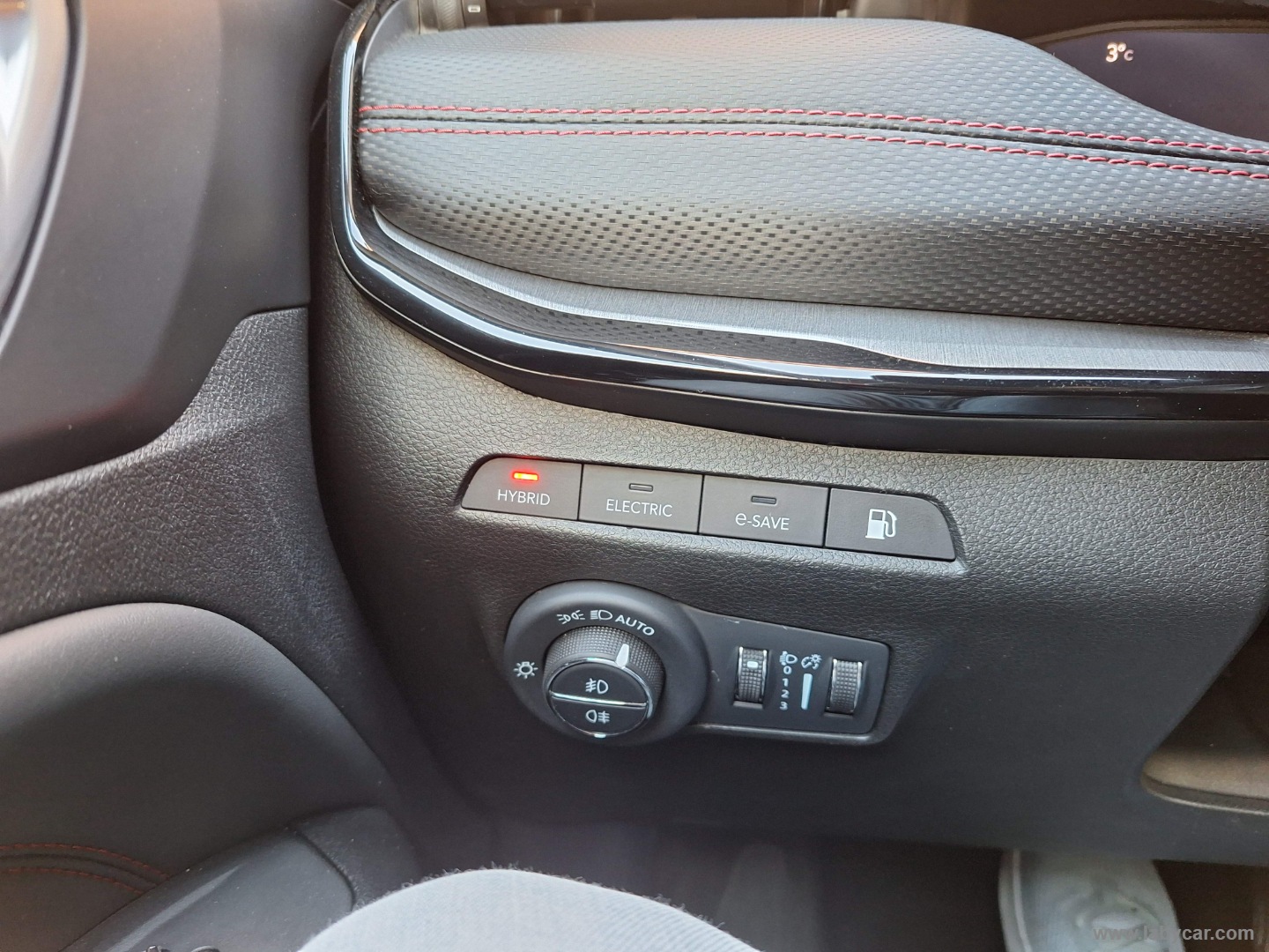 Compass 1.3 T4 240CV PHEV AT6 4xe TRAILHAWK - immagine 24