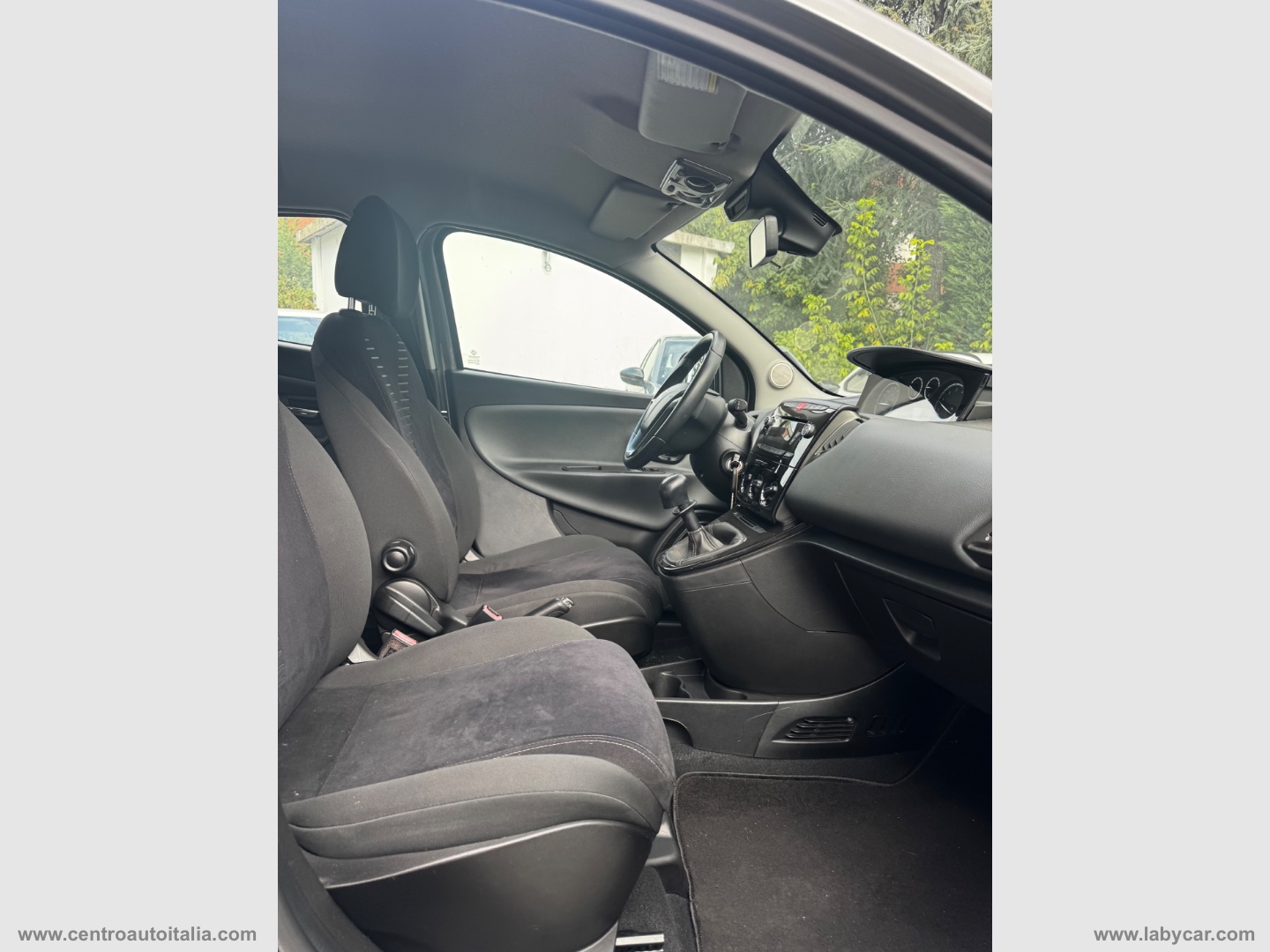 Ypsilon 1.2 69 CV 5p. S&S Platinum - immagine 24