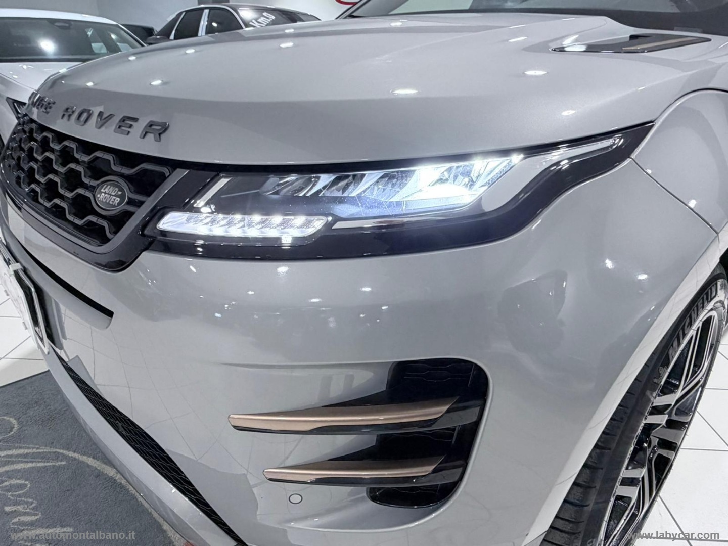 RR Evoque 2.0D L.Flw 150 AWD R-Dyn.HSE - immagine 24