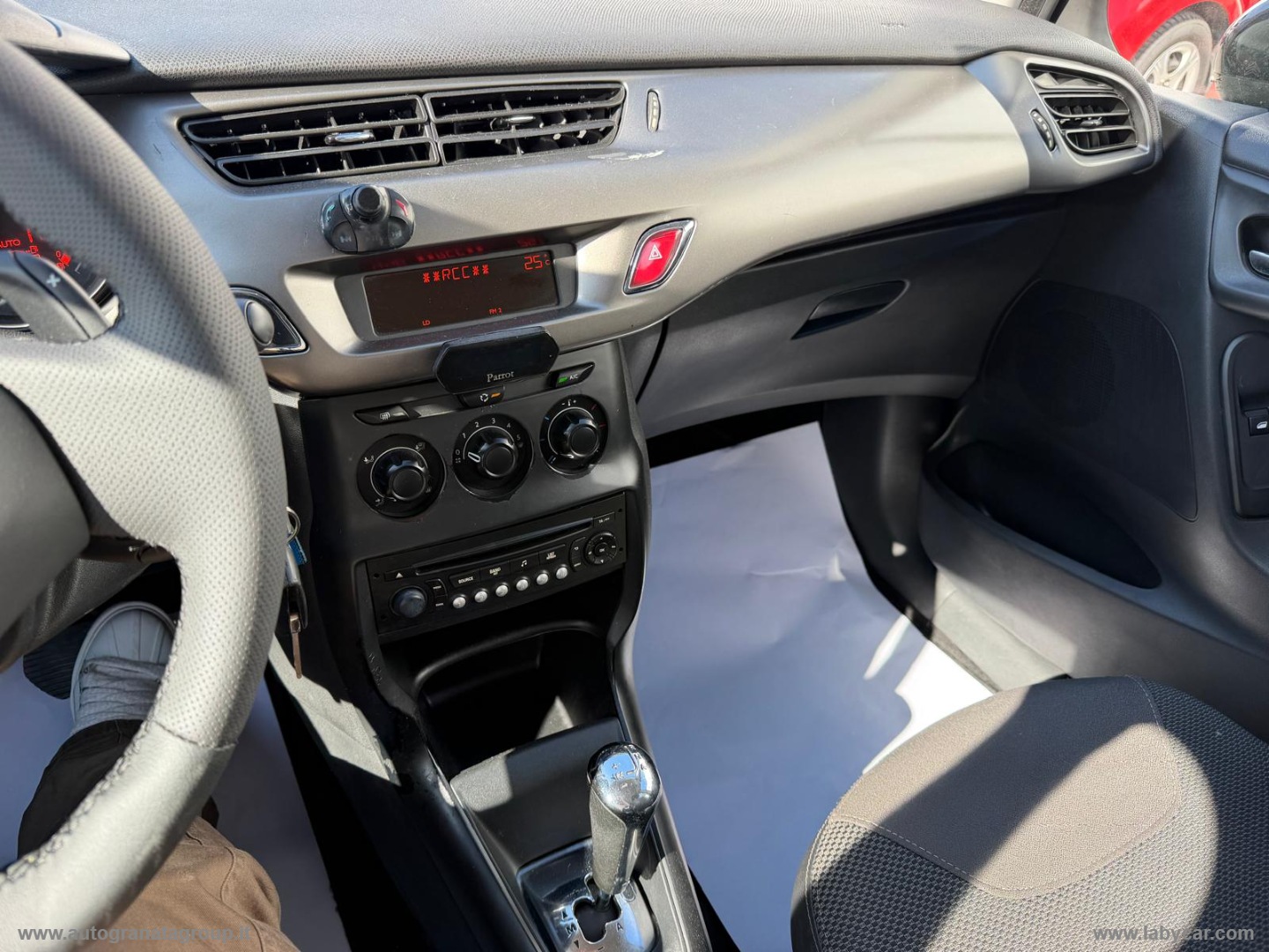 C3 1.4 HDi 70 Exclusive CAMBIO AUTOMATICO! - immagine 24
