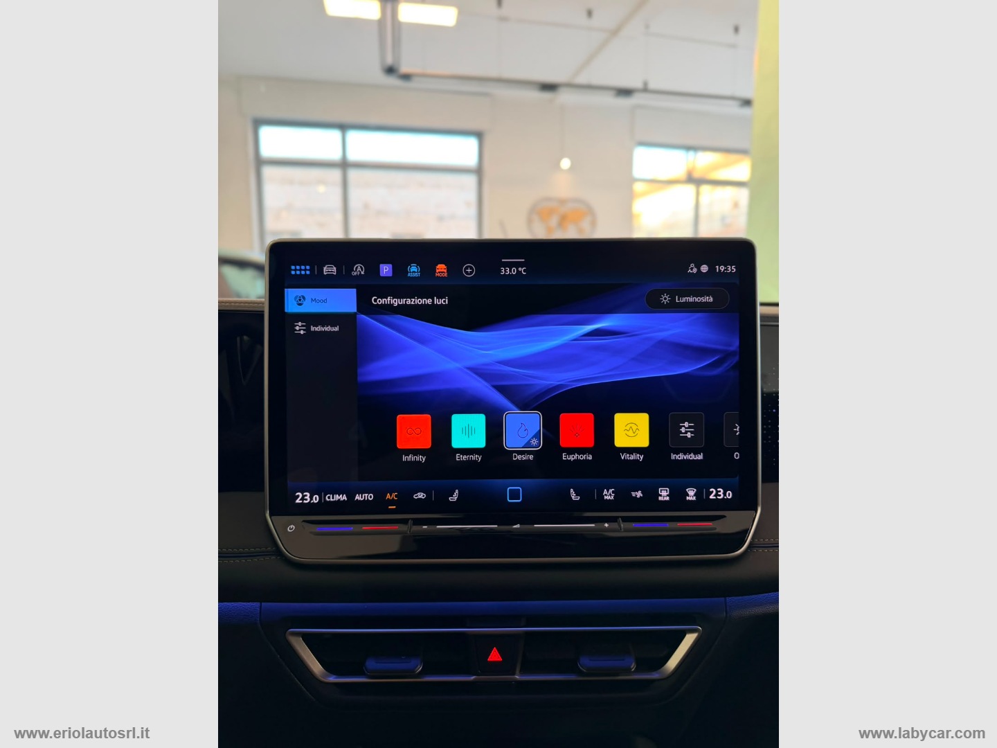 Tiguan 2.0 TDI 150 CV DSG R-Line Plus - immagine 24