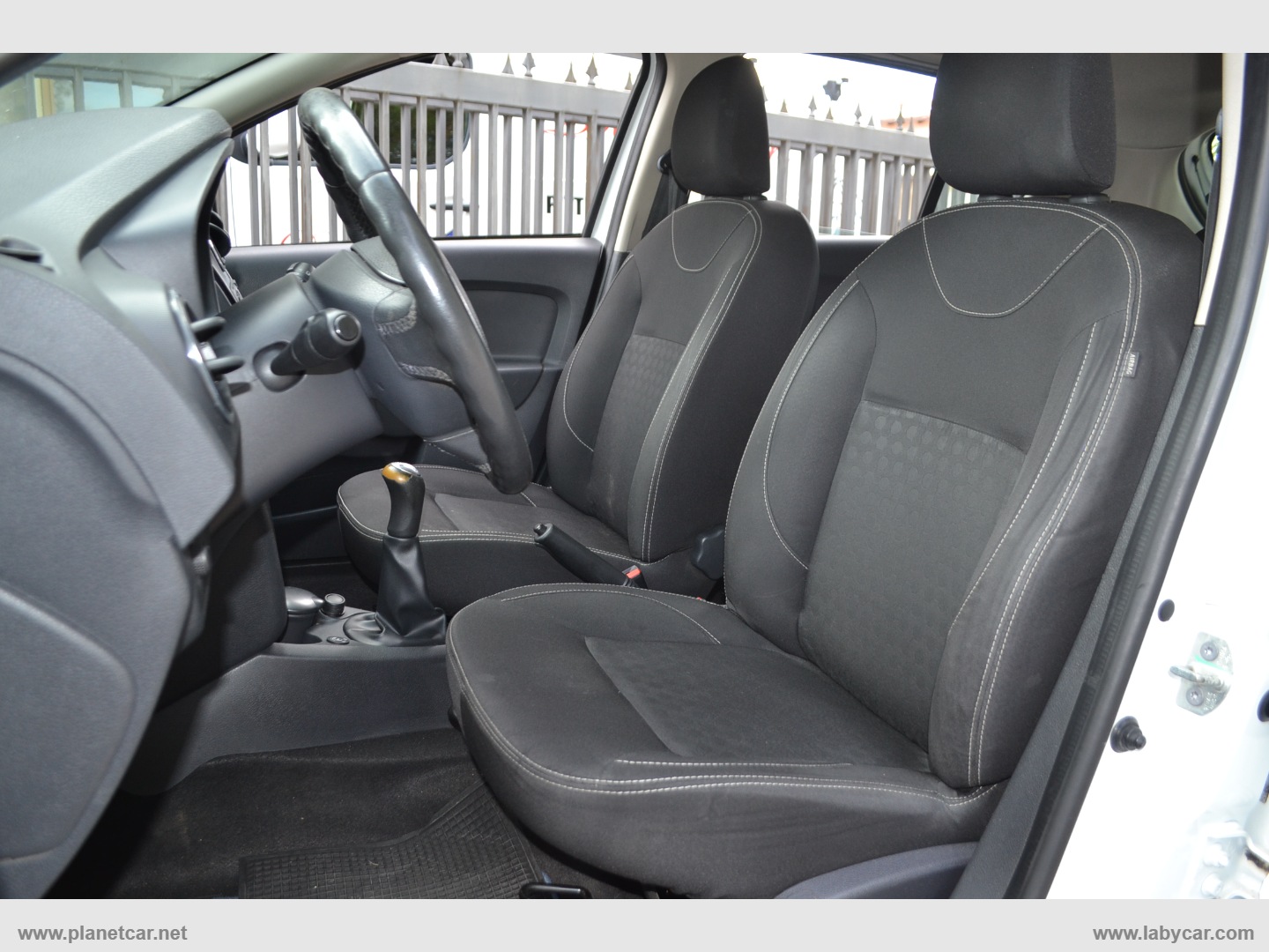 Sandero 1.2 GPL 75 CV Extra - immagine 25