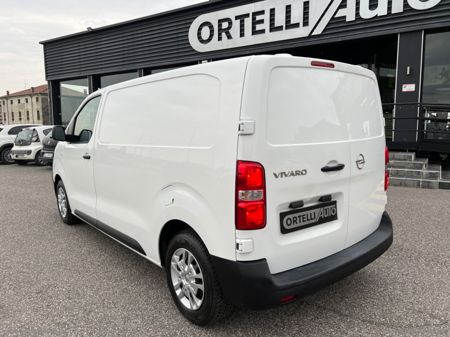 Vivaro 2.0D180S&S AT8 PL-TN M Fur. Enjoy + IVA - immagine 25