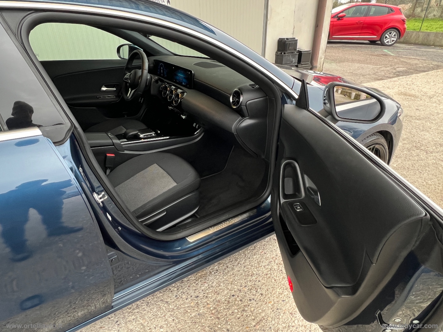 CLA 200 d Aut. Shooting Brake Business IVA DEDUCIBILE - immagine 25