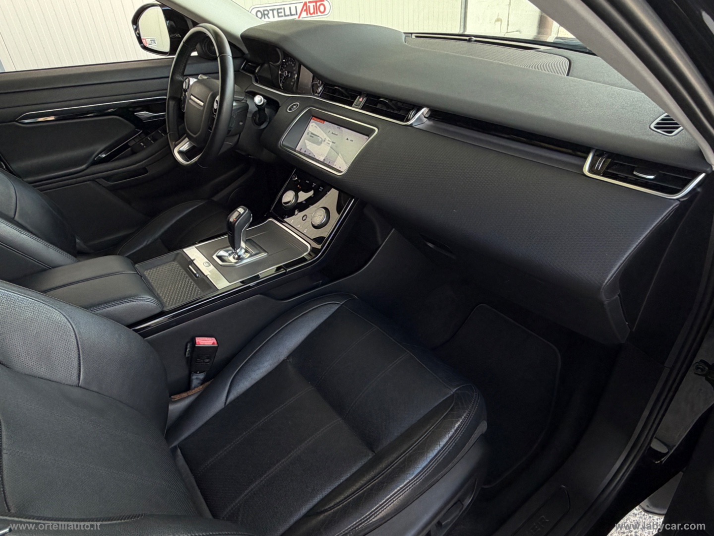 RR Evoque 2.0D 150 CV AWD Auto S - immagine 25