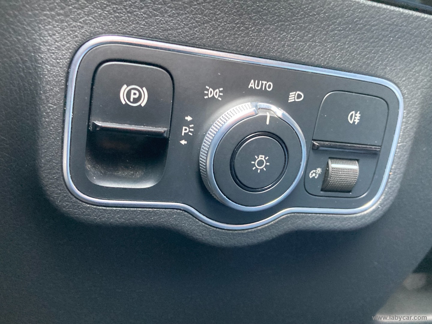 GLA 200 d Automatic Sport TETTO PAN. + FULL PELLE - immagine 25
