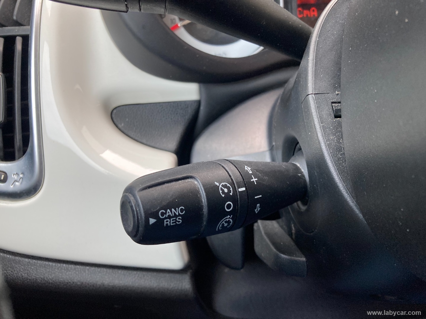 500L 1.4 95 CV Pop Star - immagine 25